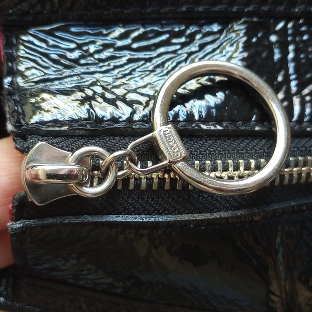 EUC Coach Poppy Daisy Patent Shoulder Bag - Picture 11 of 11